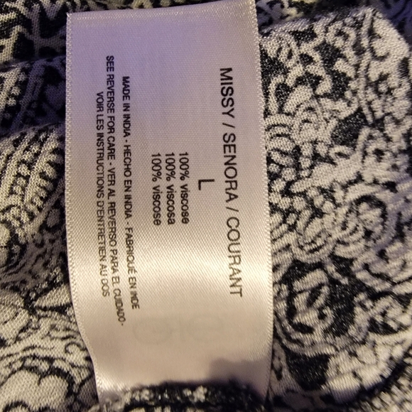 Nine West Monochrome Paisley Blouse - Picture 4 of 8